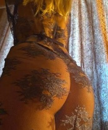 У меня пышные формы и опыт, способный удовлетворить самого изысканного клиента. Мои услуги ⭐ включают классический и оральный секс, массаж, стриптиз и другие наслаждения. Страстная и нежная в постели, я подарю тебе незабываемое время и потрясающие ощущения. Мои фото 📷 говорят сами за себя - красота и сексапильность в одном флаконе! Приходи ко мне, в Москве я живу, и ты не пожалеешь! Оставь со мной свои сомнения, и я обещаю, что они рассеются как дым! 💋 Екатерина